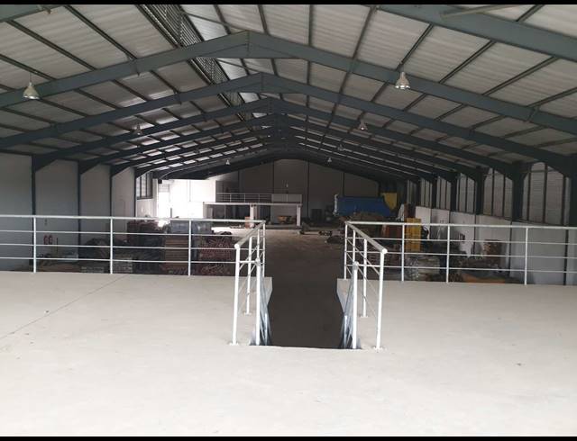 2,290M² WAREHOUSE FOR SALE IN KILLARNEY GARDENS